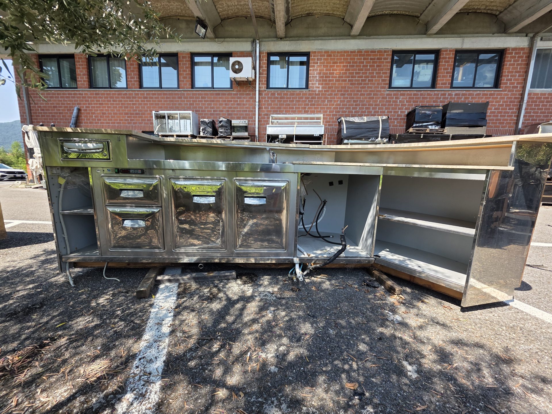 BANCO BAR CURVO DI ARREDAMENTO - immagine 2